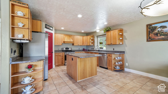 Photo 9 for MLS #2094384 at 332 W Hillside Dr