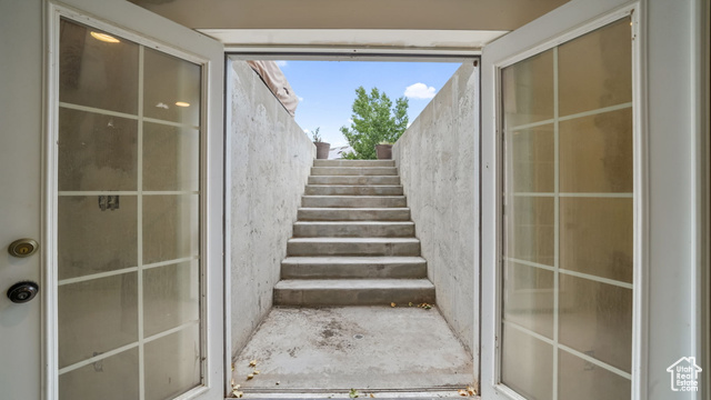 Photo 31 for MLS #2094384 at 332 W Hillside Dr