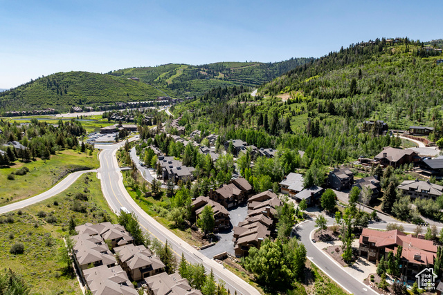 Photo 29 for MLS #2094445 at 690 Deer Valley Dr #11