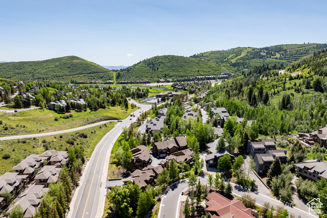 Photo 30 for MLS #2094445 at 690 Deer Valley Dr #11