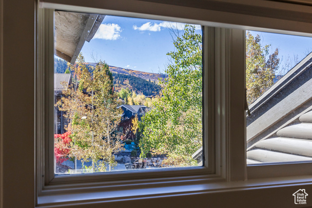 Photo 16 for MLS #2094445 at 690 Deer Valley Dr #11