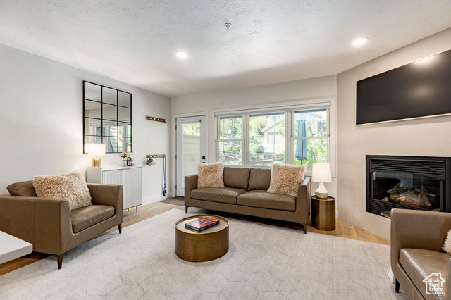 Photo 7 for MLS #2094445 at 690 Deer Valley Dr #11