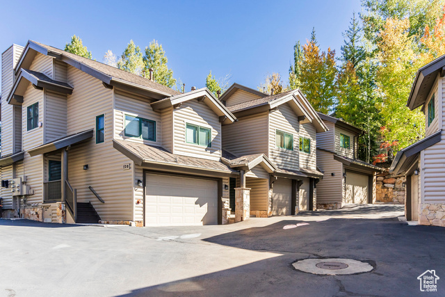 Photo 25 for MLS #2094445 at 690 Deer Valley Dr #11
