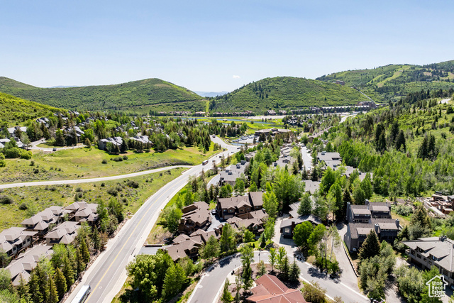 Photo 11 for MLS #2094445 at 690 Deer Valley Dr #11