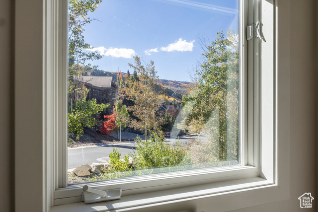 Photo 15 for MLS #2094445 at 690 Deer Valley Dr #11