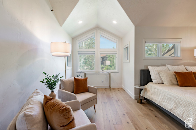 Photo 12 for MLS #2094445 at 690 Deer Valley Dr #11
