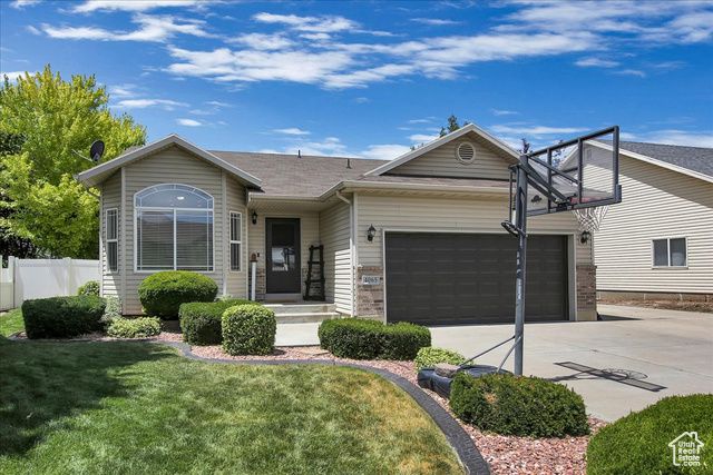 4065 S 2725 W, Roy UT 84067