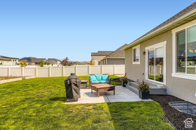 4909 N Cliffrose Dr