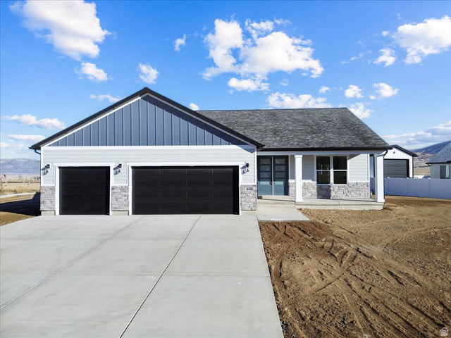 405 E Sabra Way #101
                     MLS #2094545