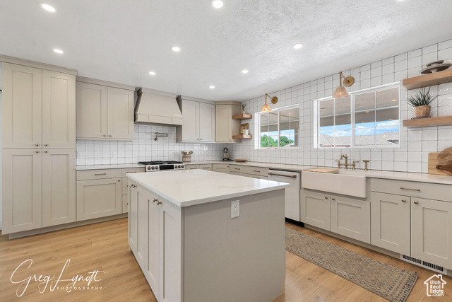 Photo 4 for MLS #2094601 at 3296 E 2000 South