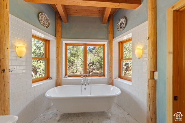 Photo 10 for MLS #2094650 at 338 Taylor Ln