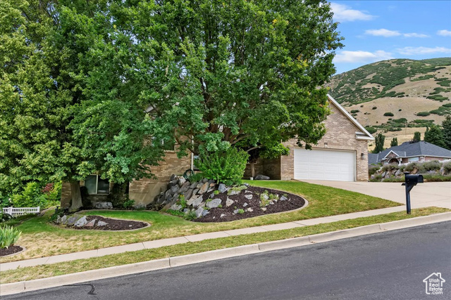 Photo 3 for MLS #2094653 at 154 W 1100 North