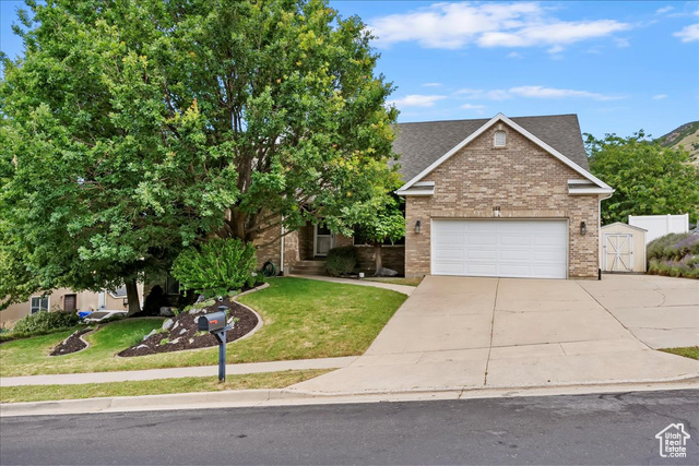 Photo 2 for MLS #2094653 at 154 W 1100 North