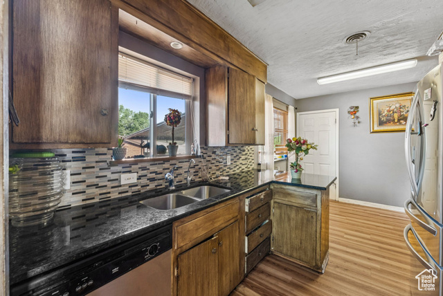 Photo 9 for MLS #2094691 at 3035 Brinker Ave