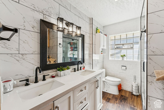 Photo 12 for MLS #2094691 at 3035 Brinker Ave