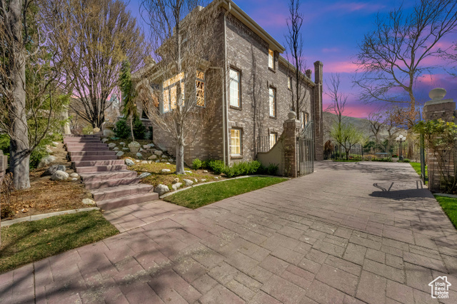 Photo 58 for MLS #2094775 at 2058 E Oak Manor Dr
