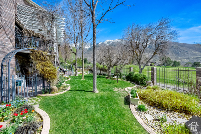 Photo 51 for MLS #2094775 at 2058 E Oak Manor Dr