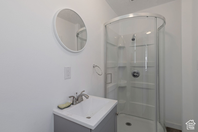 Photo 9 for MLS #2094851 at 3530 Jefferson Ave
