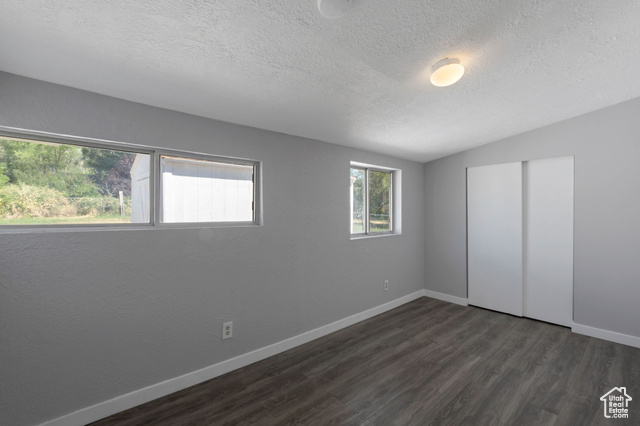 Photo 14 for MLS #2094851 at 3530 Jefferson Ave