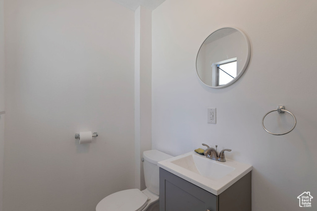 Photo 10 for MLS #2094851 at 3530 Jefferson Ave