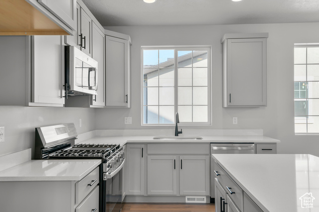 Photo 10 for MLS #2094874 at 2562 S Sinbad Way