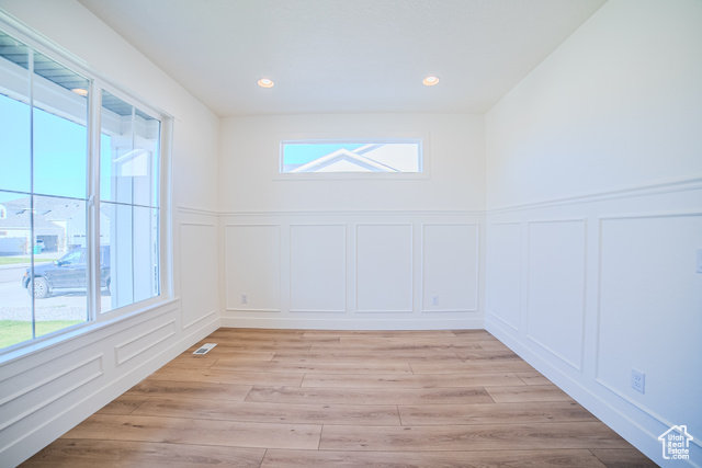 Photo 4 for MLS #2094892 at 7169 W Moorepark Pl