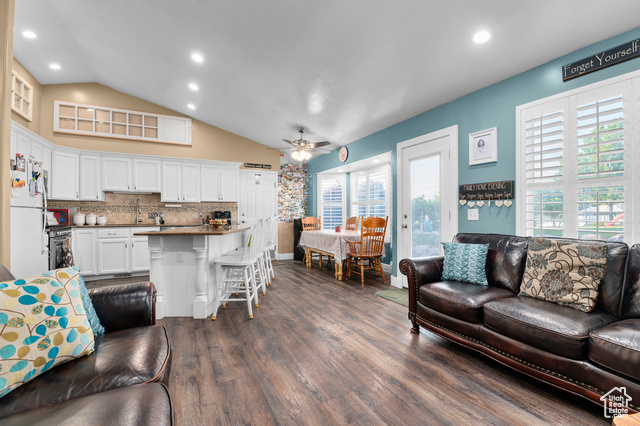 Photo 10 for MLS #2094918 at 302 W 730 South