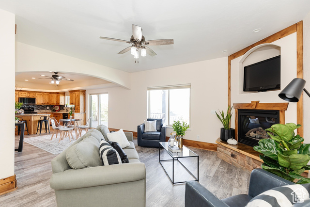 Photo 7 for MLS #2095141 at 1229 Grandview Dr