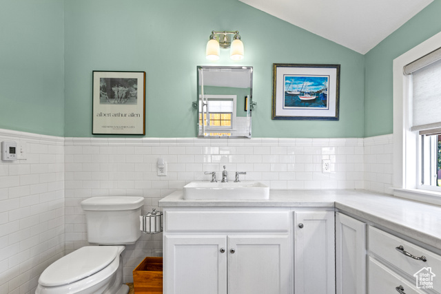 Photo 24 for MLS #2095157 at 52 E 1st