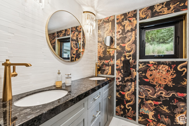 Photo 22 for MLS #2095169 at 1439 Woodside Ave