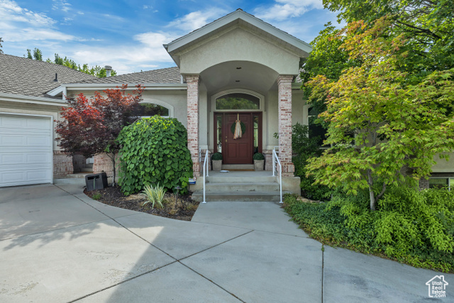 8002 S SIESTA DR, Cottonwood Heights UT 84093