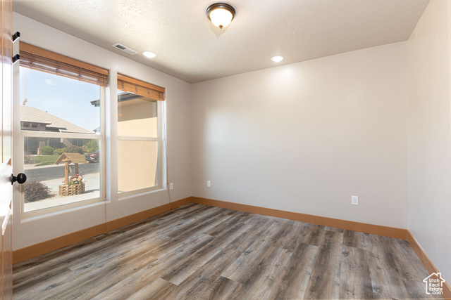 Photo 15 for MLS #2095215 at 1054 E Ashdown Forest Rd