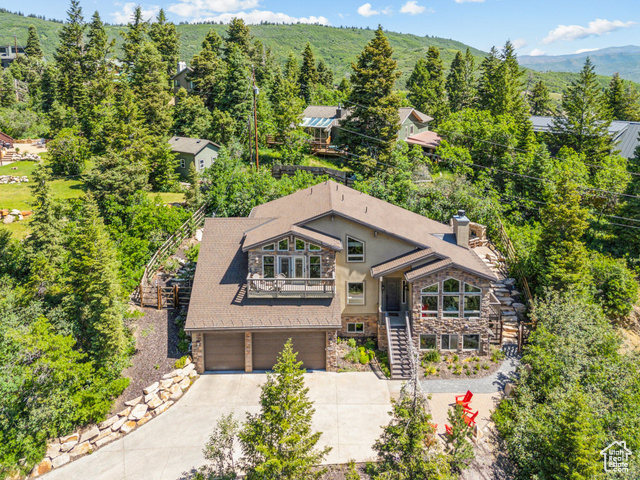 Photo 3 for MLS #2095231 at 535 Crestview Dr