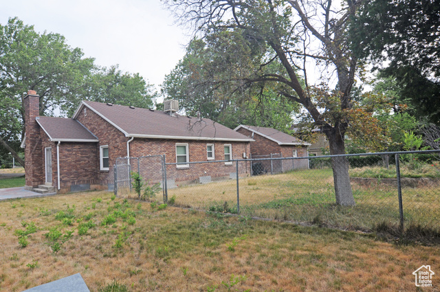 Photo 18 for MLS #2095233 at 1160 E 12th St