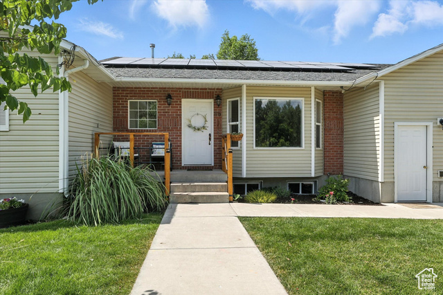 Photo 3 for MLS #2095240 at 85 S 300 West