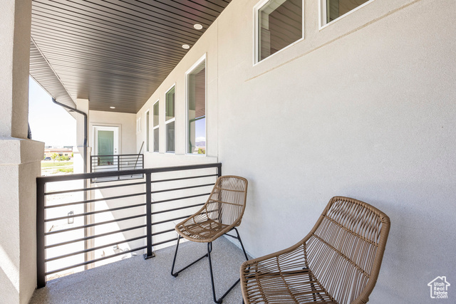 Photo 18 for MLS #2095242 at 717 S Harrison Dr #29
