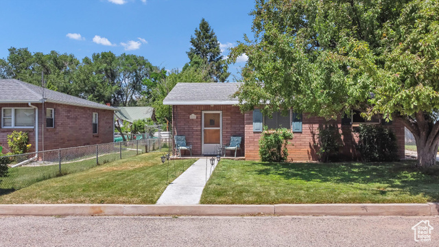 Photo 3 for MLS #2095257 at 82 W Pioneer Ave