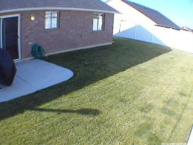894 W 1680 N, Clinton, UT 84015 — photo 2