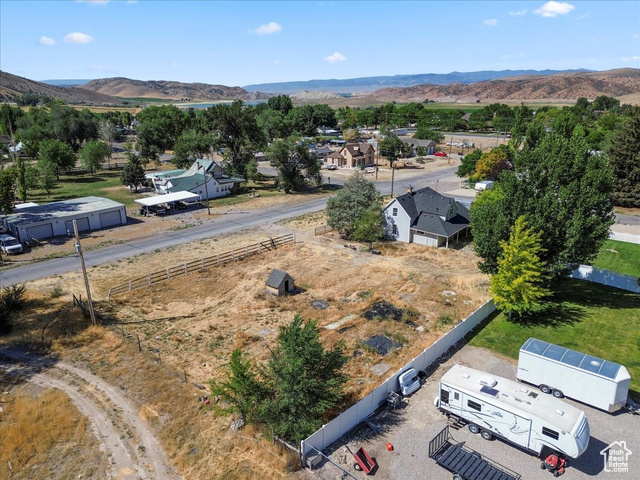 Photo 36 for MLS #2095311 at 111 E Center