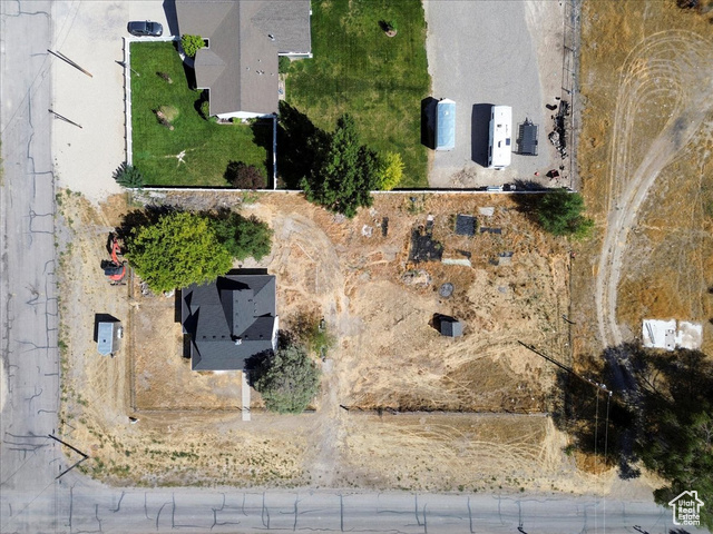 Photo 3 for MLS #2095311 at 111 E Center