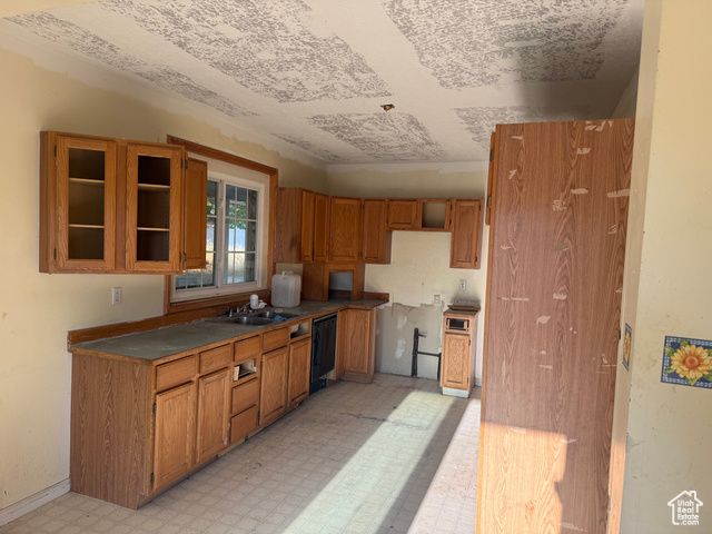 Photo 10 for MLS #2095311 at 111 E Center