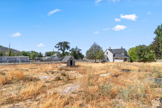 Photo 4 for MLS #2095311 at 111 E Center