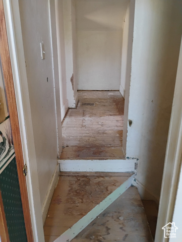 Photo 20 for MLS #2095311 at 111 E Center