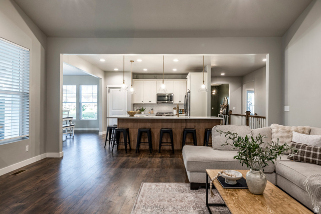 1042 W SHORELINE DR, Layton UT 84041