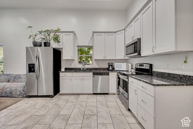Photo 4 for MLS #2095411 at 3981 S 500 East