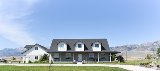 Photo 3 for MLS #2095560 at 497 N Old Lincoln Hwy