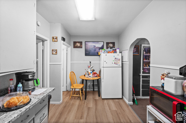 Photo 3 for MLS #2095652 at 3112 S Adams Ave