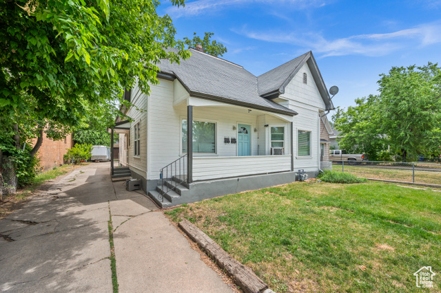 Photo 2 for MLS #2095652 at 3112 S Adams Ave