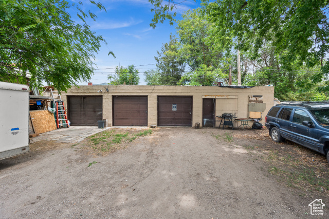 Photo 16 for MLS #2095652 at 3112 S Adams Ave