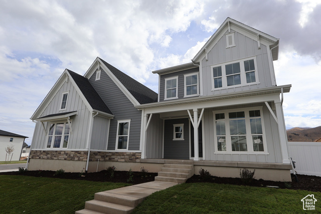 Photo 2 for MLS #2095672 at 1117 W Mahogany St